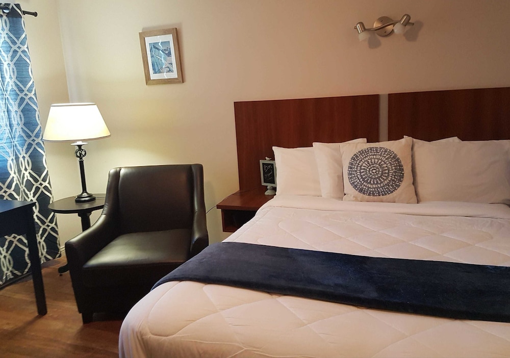 Standard Room, 1 Queen Bed photo 1