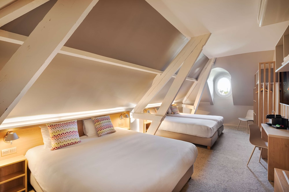 Standard Room, Multiple Beds - Photo 2