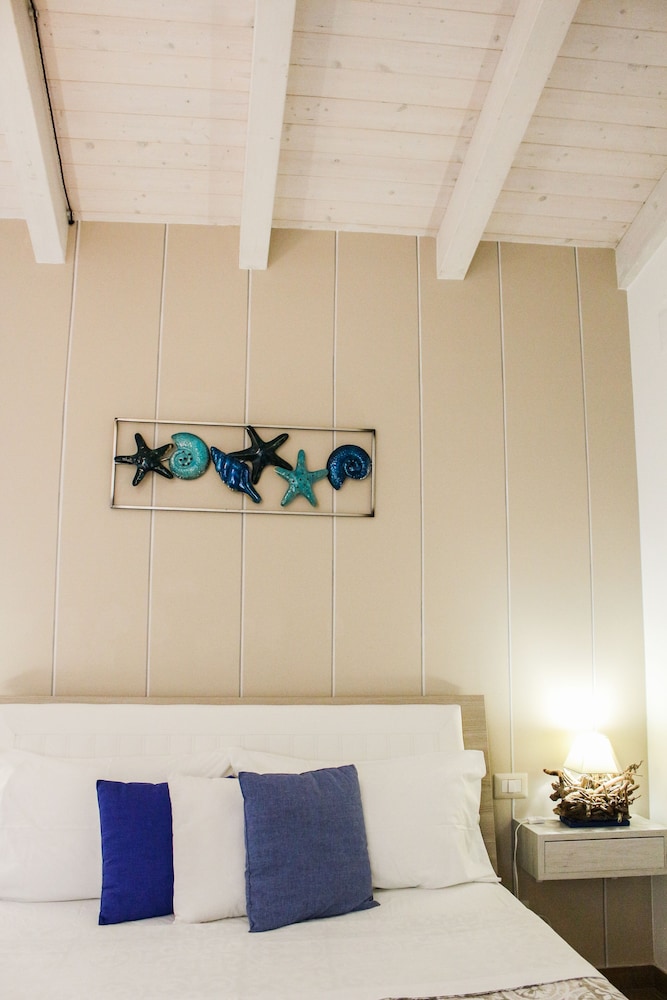 Exclusive Double Room, 1 King Bed (Sand)