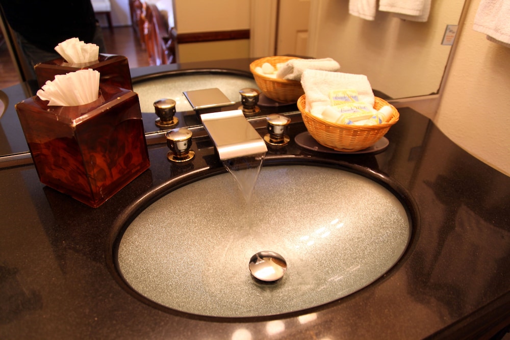 Standard Double Room, Ensuite (Standard Room King) photo 3