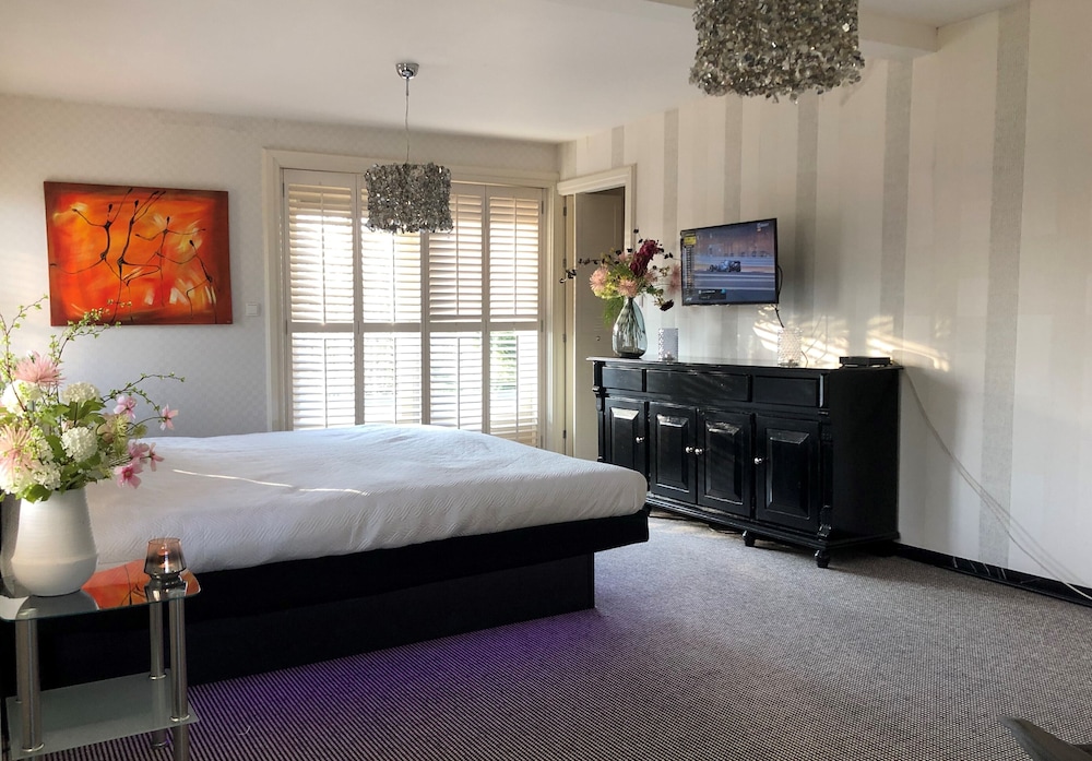 Double Room (Garden Room) photo 3