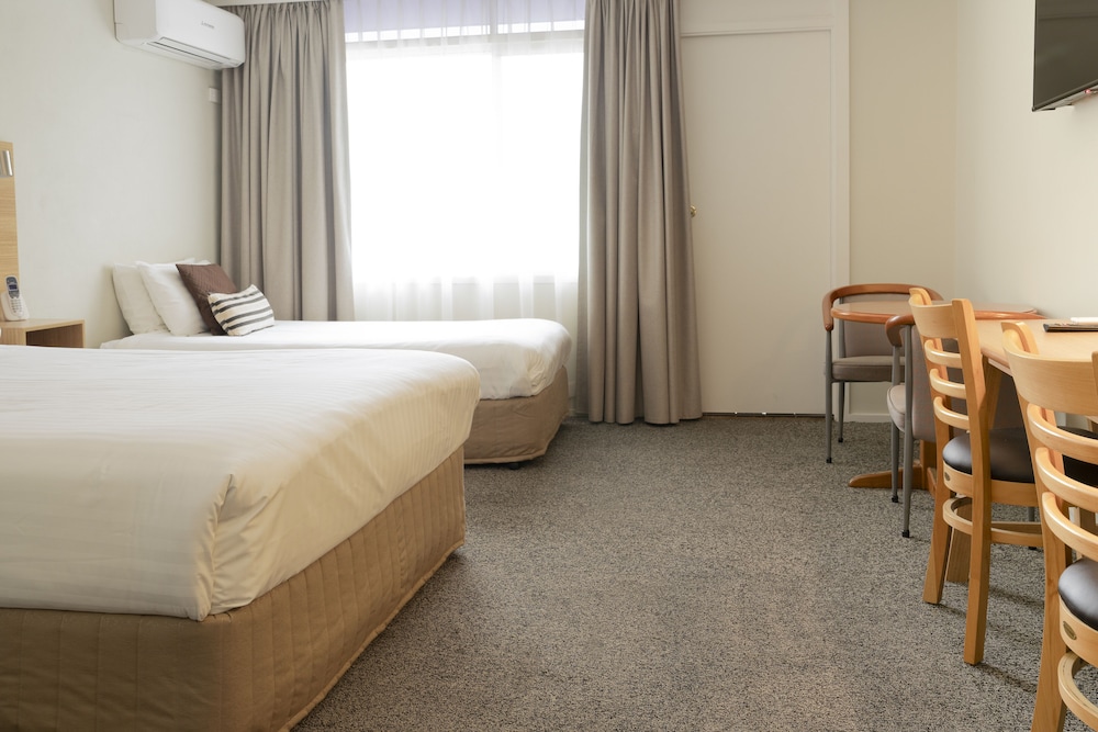 Deluxe Twin Room photo 2