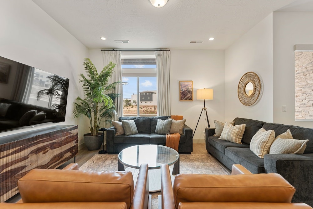Townhome, 6 Bedrooms
