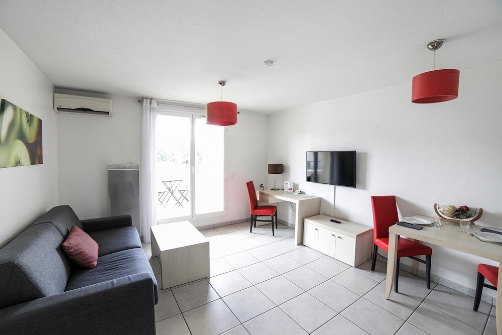 Superior Apartment, 1 Bedroom - Photo 2