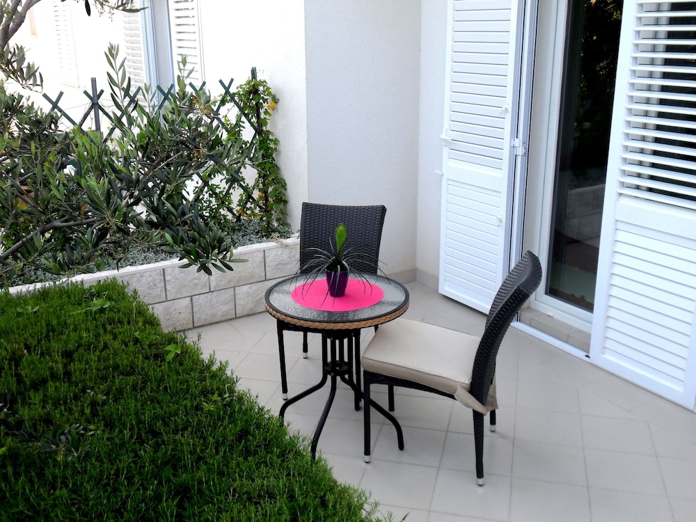 Standard Apartment, 1 Bedroom, Terrace photo 3