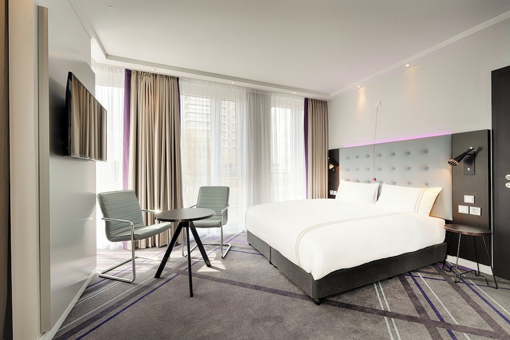 Double Room, Roll-in Shower