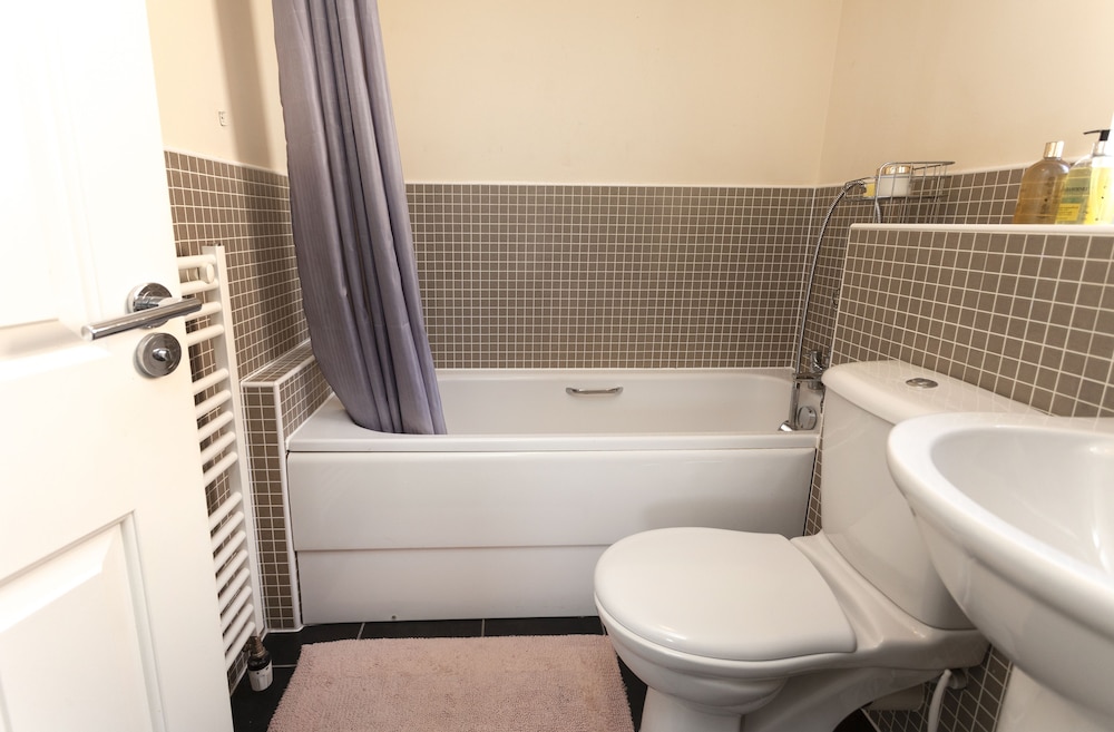 Hamber 4 Bedroom House photo 1