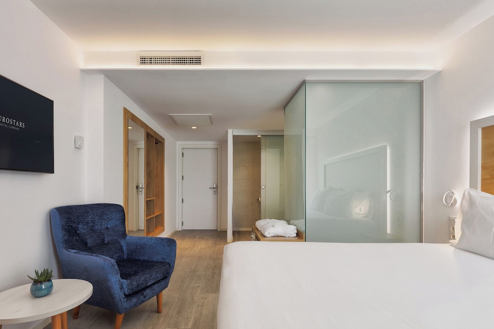 Deluxe Double Room (1 Pax) - Photo 3