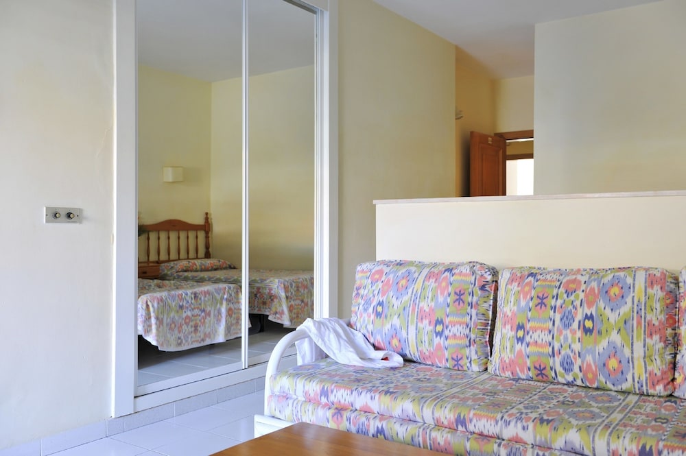 Estudio, Vista a la Piscina, Área de Jardín (2 Adultos)