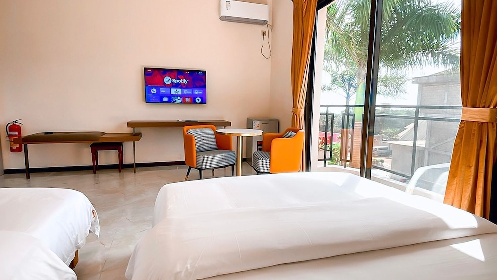 Deluxe Double or Twin Room