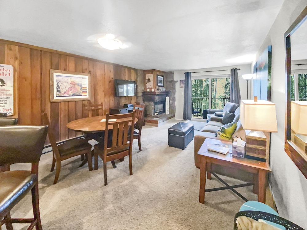 Condo, 2 Bedrooms