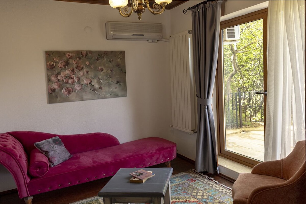 Room, Mountain View