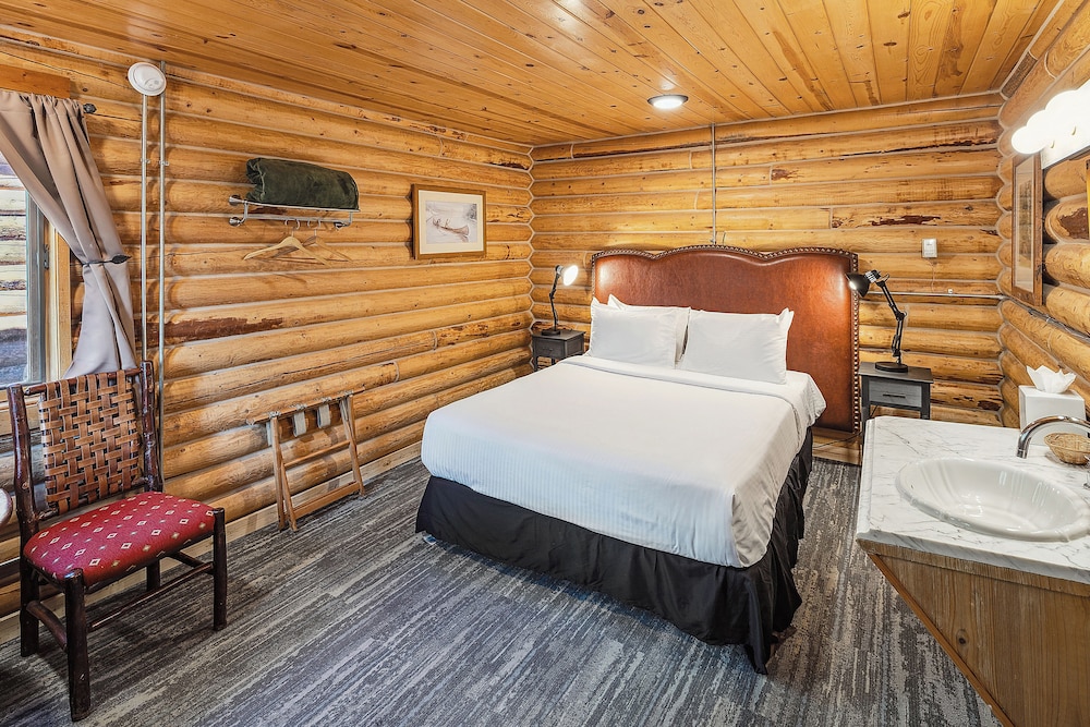 Classic Cabin, 1 Queen Bed, Mountainside photo 1