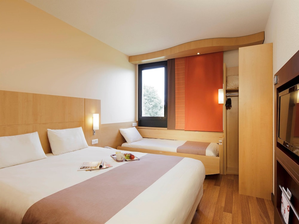 Standard Triple Room, Multiple Beds photo 1