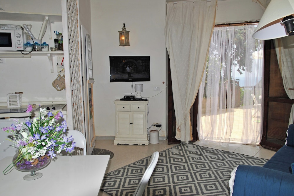 House, 1 Bedroom, Smoking, Terrace photo 2