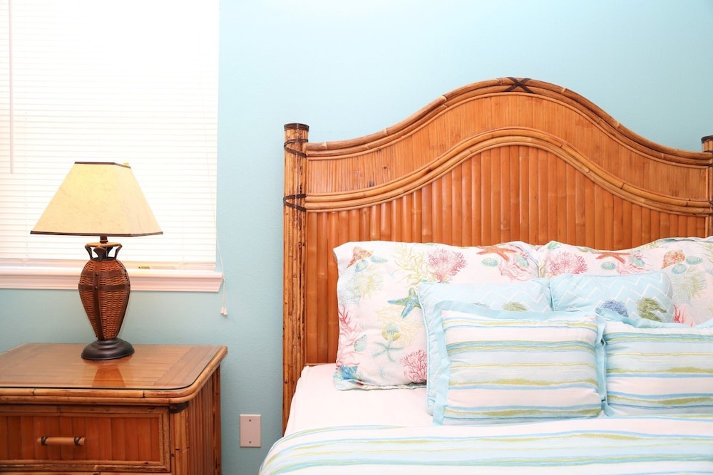 Condo, 2 Bedrooms
