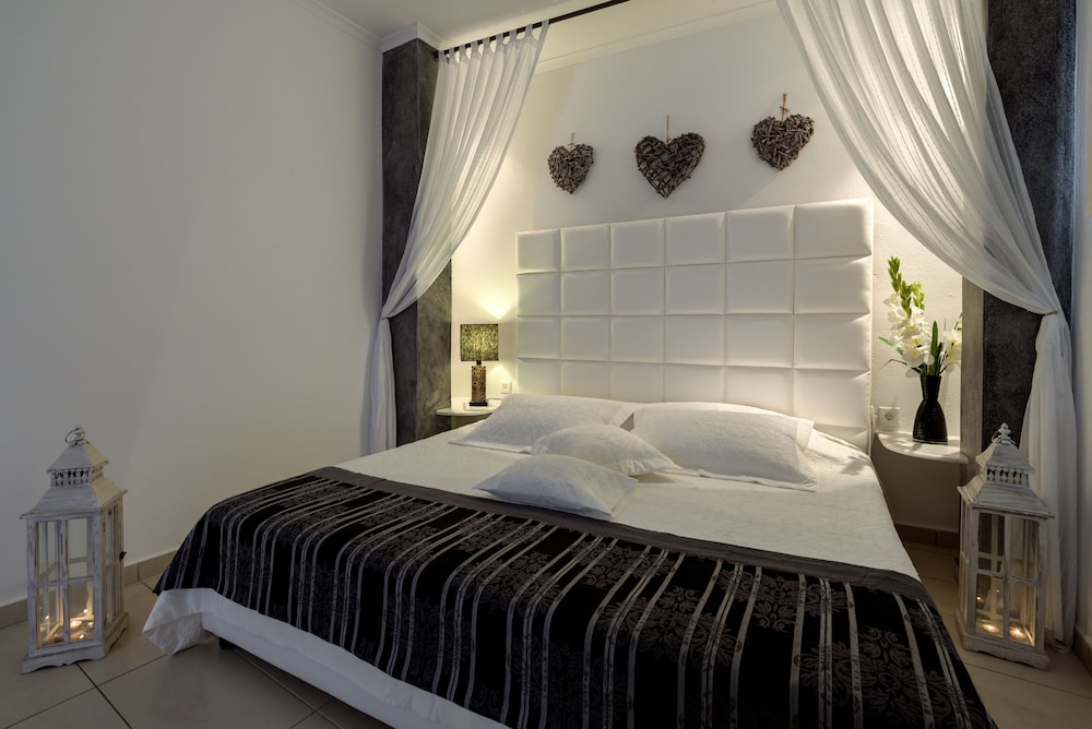 Suite - Photo 10