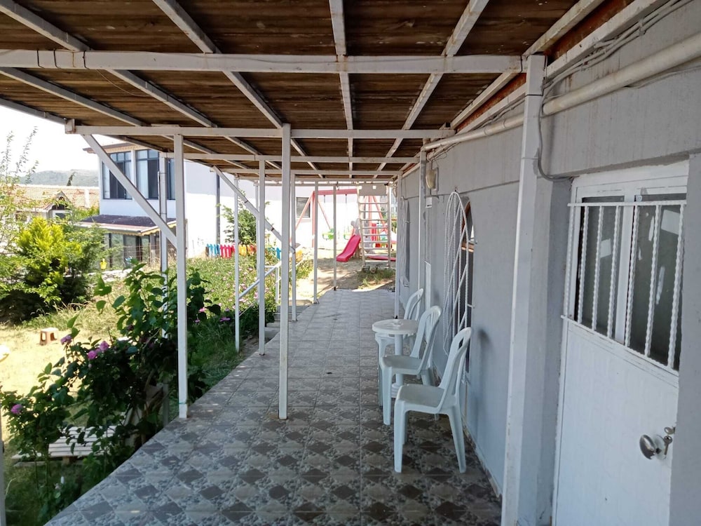 Tek Buyuk Yatakli Iki Kisilik Manzarali Oda photo 2