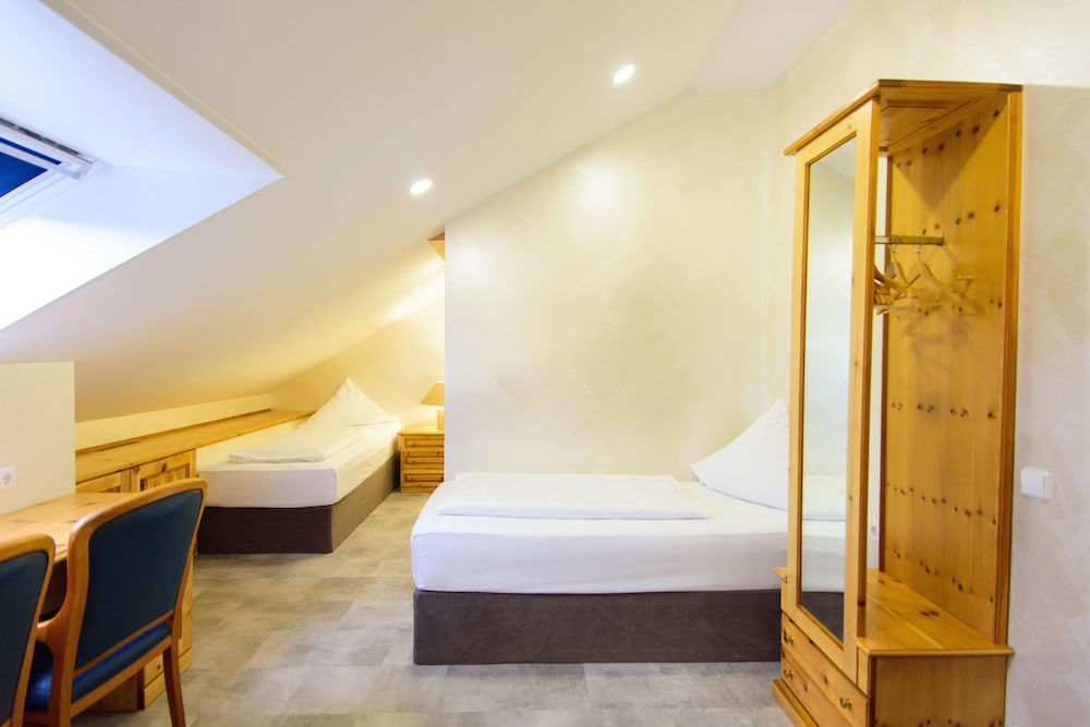 Standard Twin Room photo 2