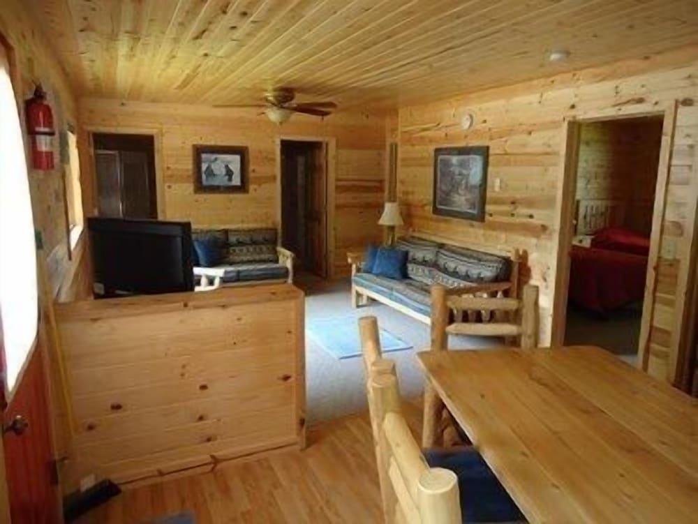 Cabin, 3 Bedrooms photo 3