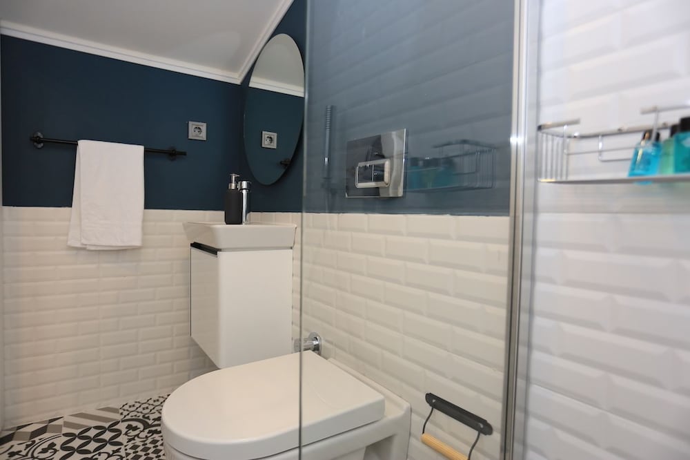 Deluxe Apartment, 2 Bedrooms, Kitchen, Partial Sea View photo 2