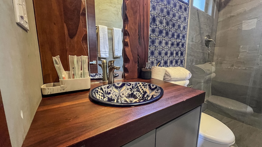 Luxury Studio, 2 Bedrooms photo 3