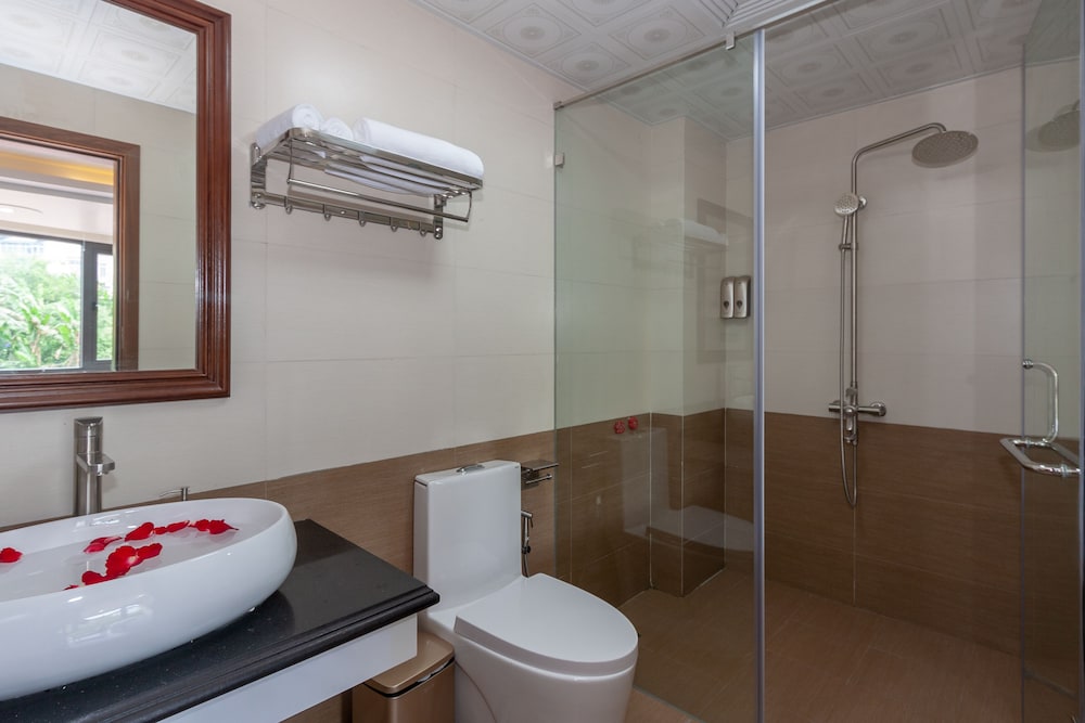 Executive Room, Lake View - Photo 10