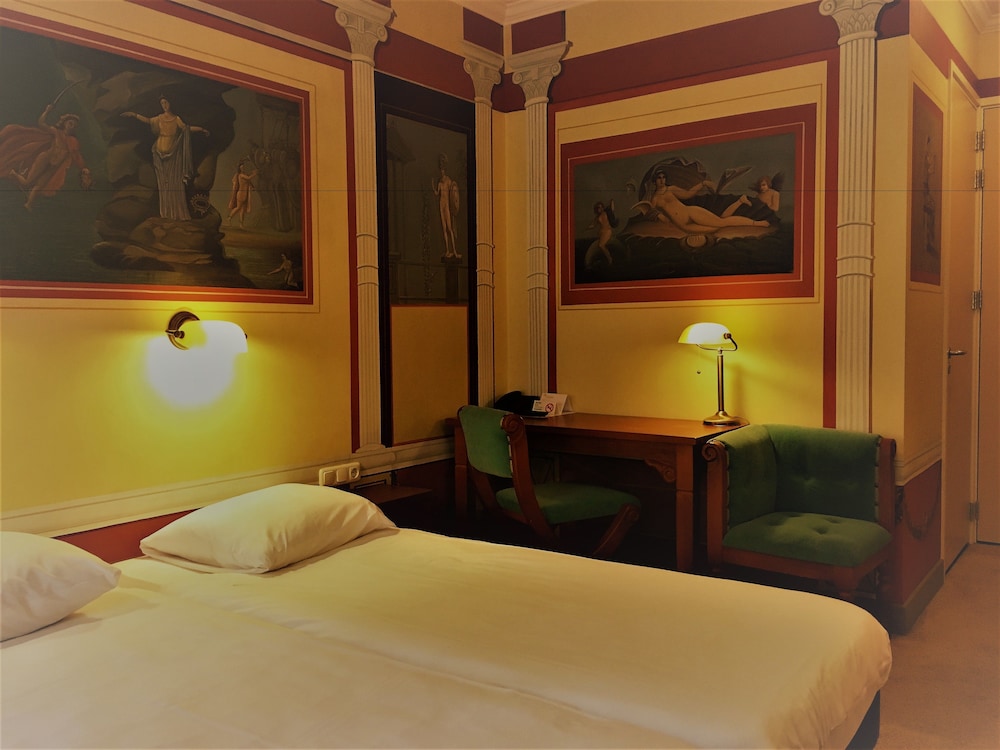 Basic Double Room, 2 Twin Beds