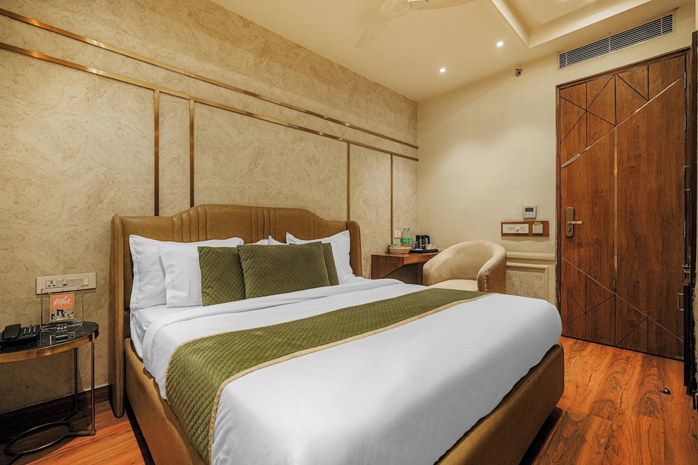 Executive Room - Photo 1