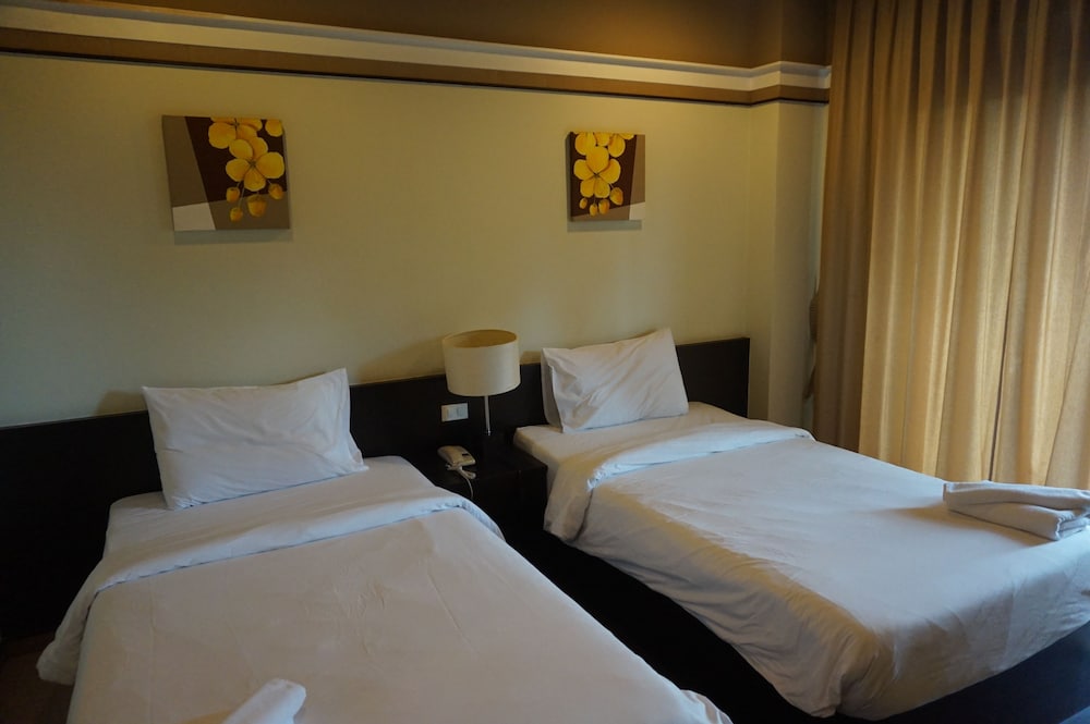 Standard Twin Room, 2 Twin Beds photo 3