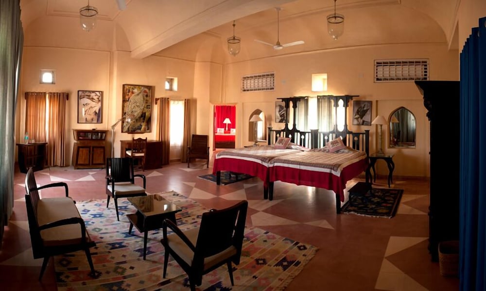 Heritage Royal photo 2