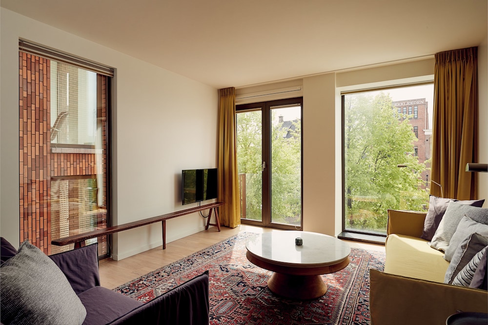 Exclusive Suite, Multiple Beds, Canal View photo 3