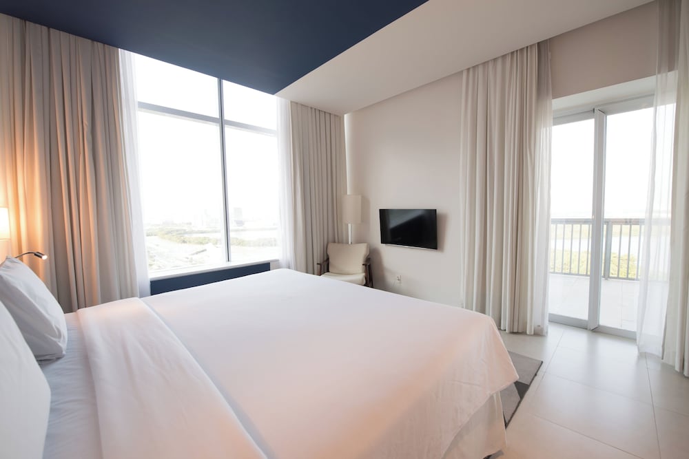 Superior Room, 2 Twin Beds, Non Smoking thumbnail 5
