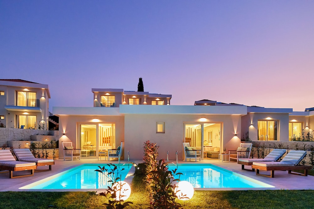 Grand Studio Suite, Private Pool, Sea View