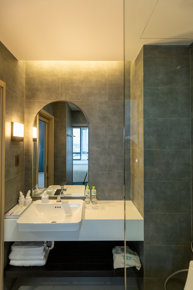 Deluxe Double or Twin Room, City View - Photo 4