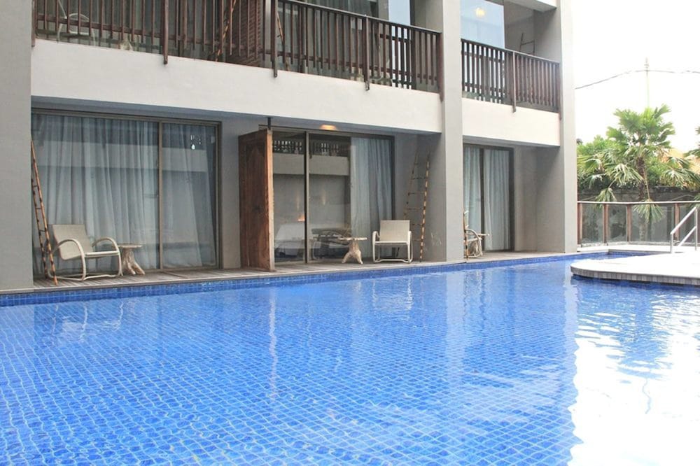 Room, 2 Double Beds, Pool View photo 2