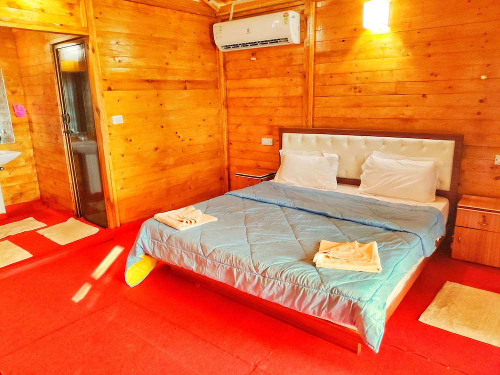 Deluxe AC Sea Facing High Rise Hut photo 3