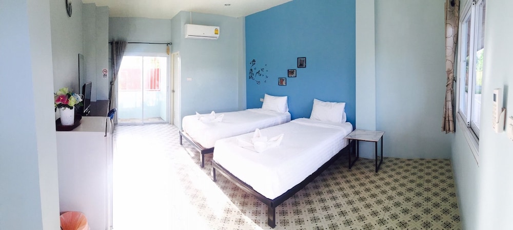 Standard Twin Room photo 3