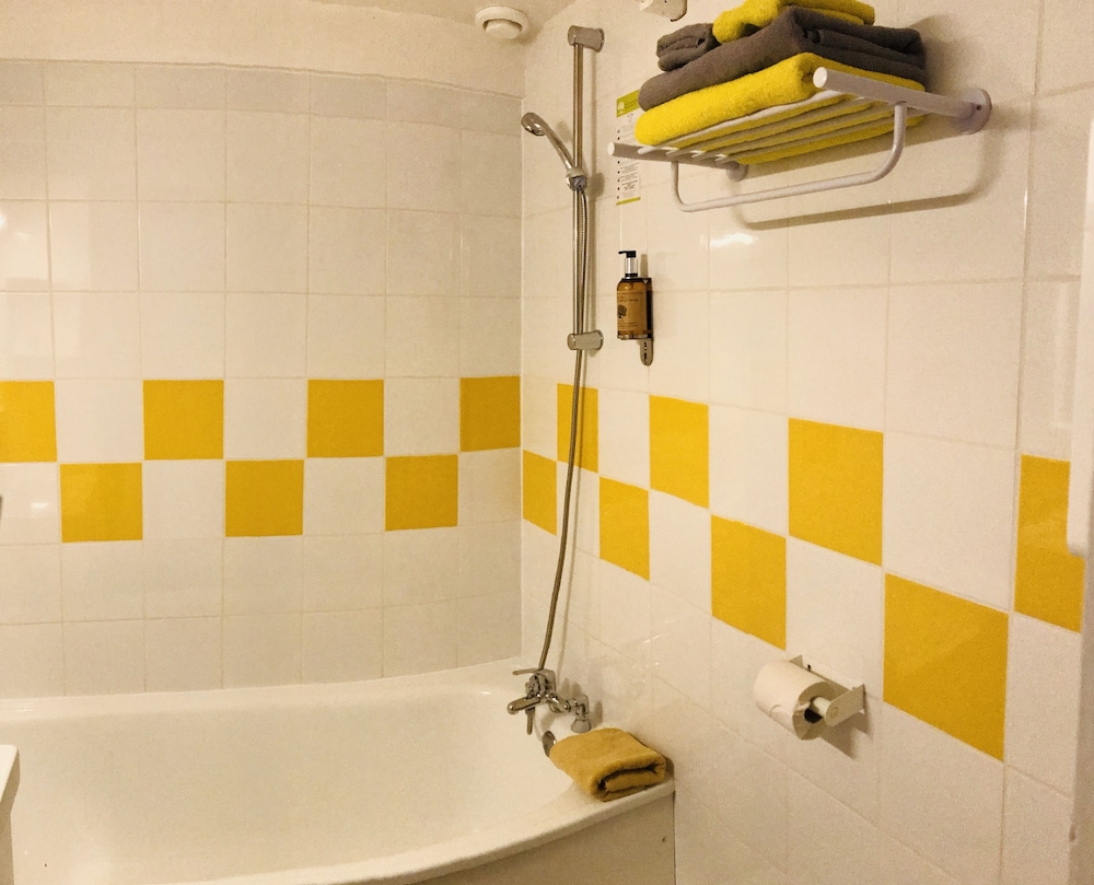 Comfort Quadruple Room, Garden View photo 2
