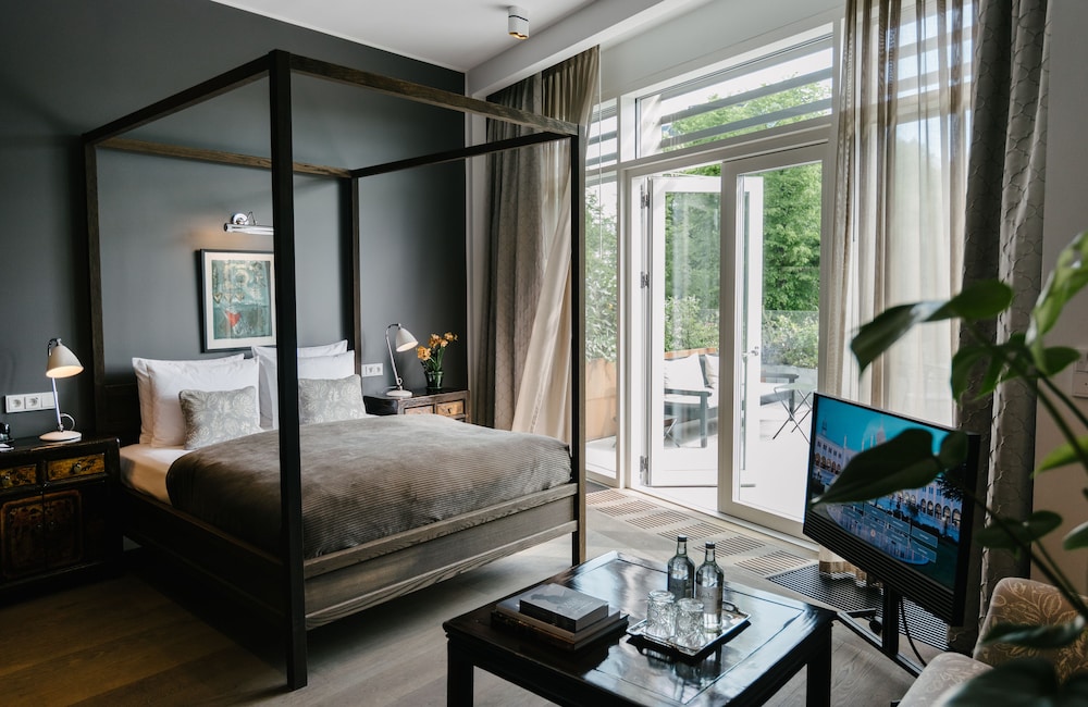 Deluxe Room, Terrace thumbnail 5