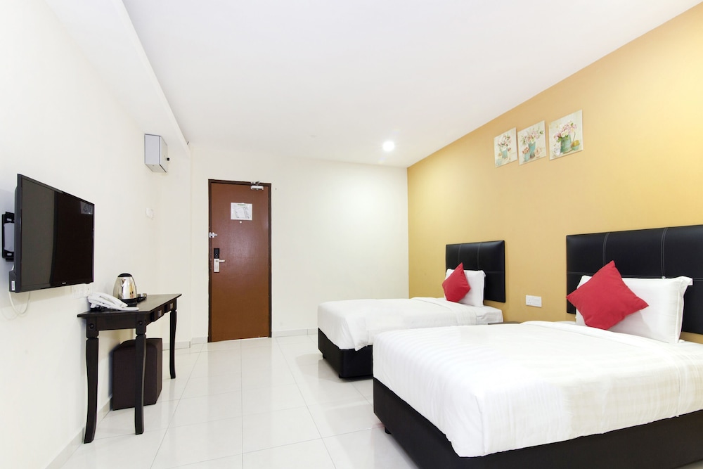 Standard Twin Room - Photo 2