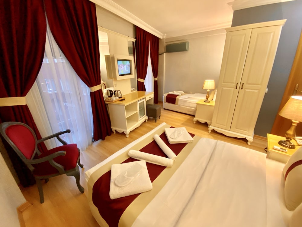 Superior Triple Room photo 1