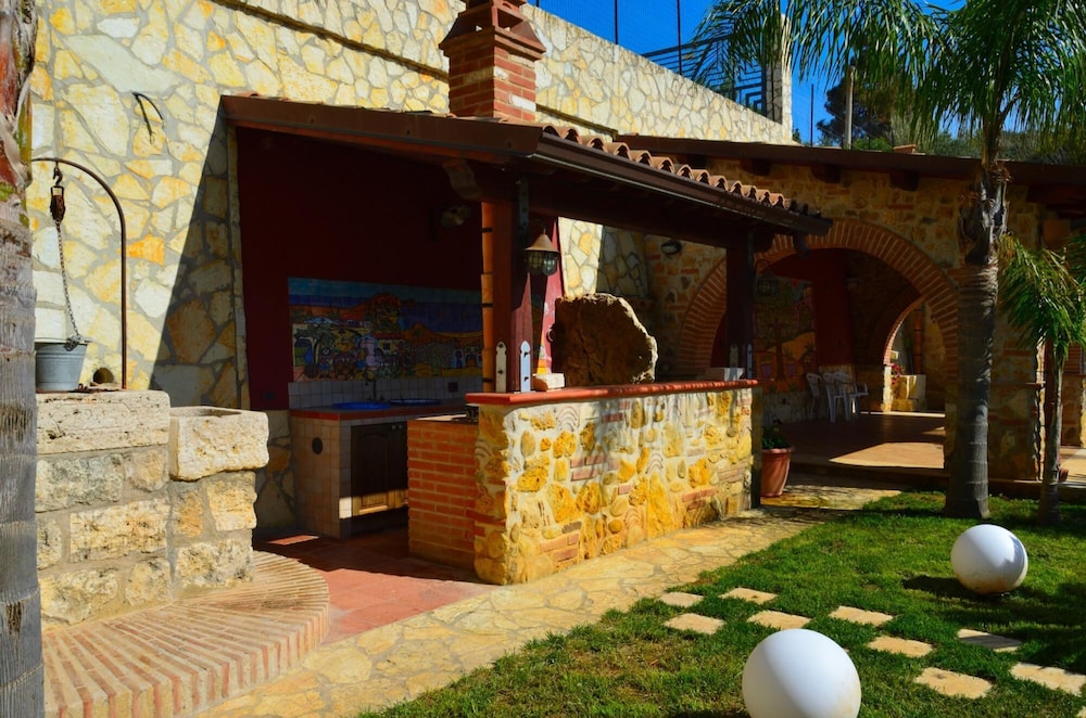 Villa, Smoking photo 2