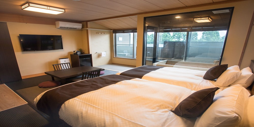 Japanese Style Superior Room with Open-air Bath, Non Smoking photo 2