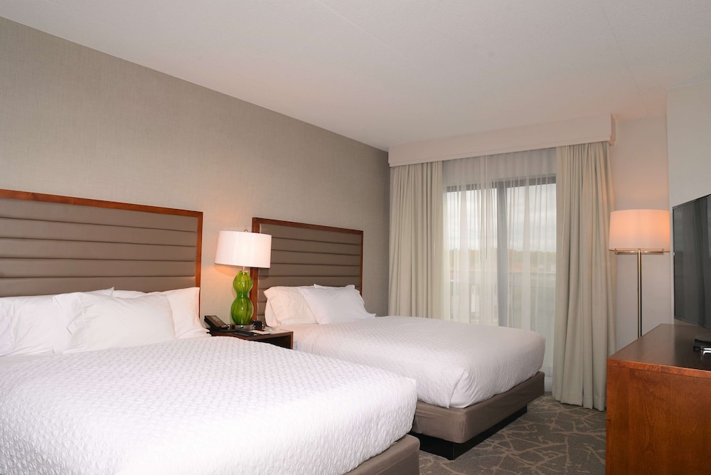 Suite, 2 Double Beds, Accessible, Bathtub - Photo 1