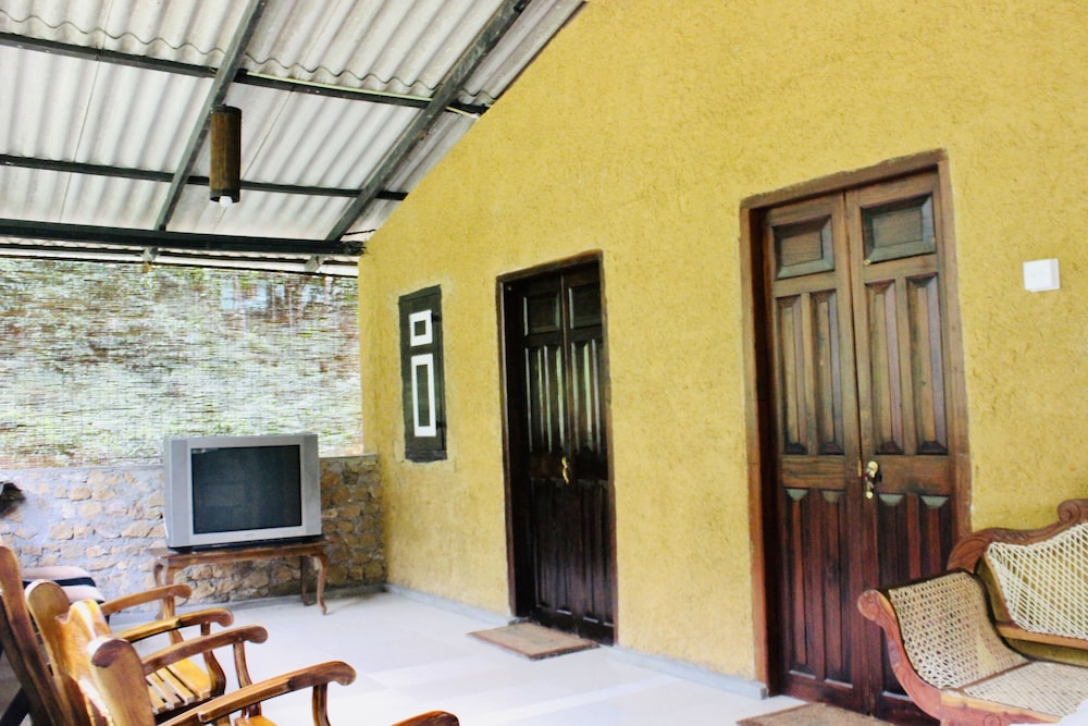 Family Room, Non Smoking, Lake View photo 3