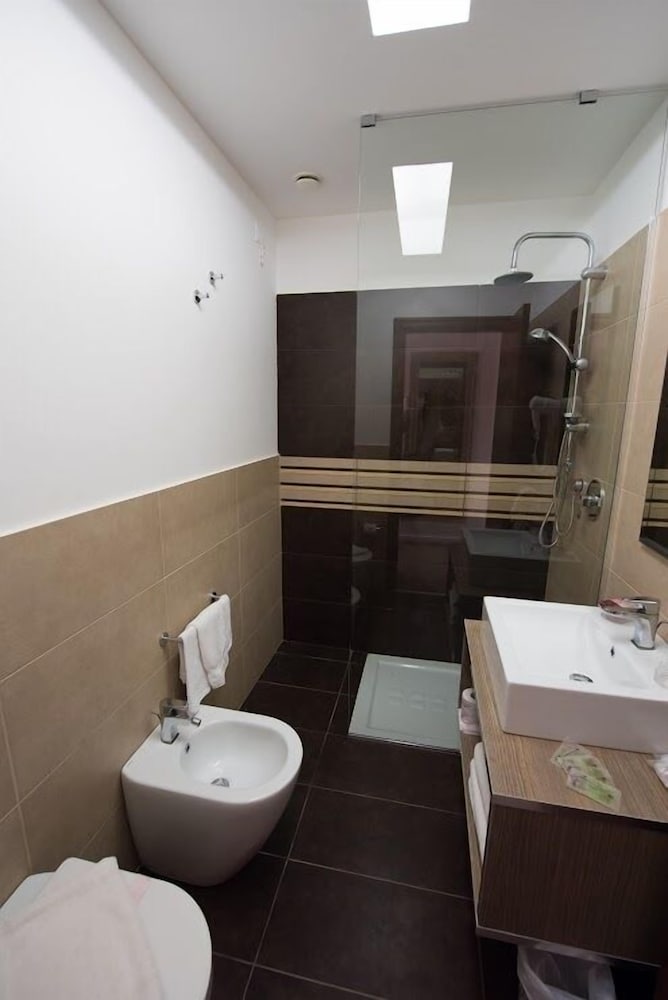 Superior Quadruple Room photo 2