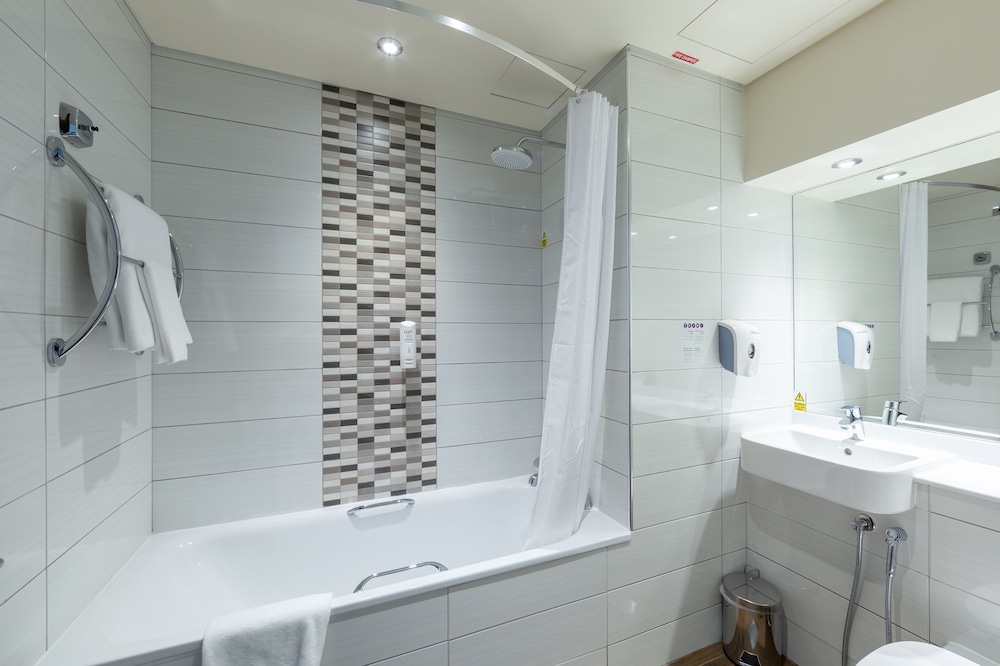 Twin Room, Smoking (Free Airport Shuttle) - Photo 2