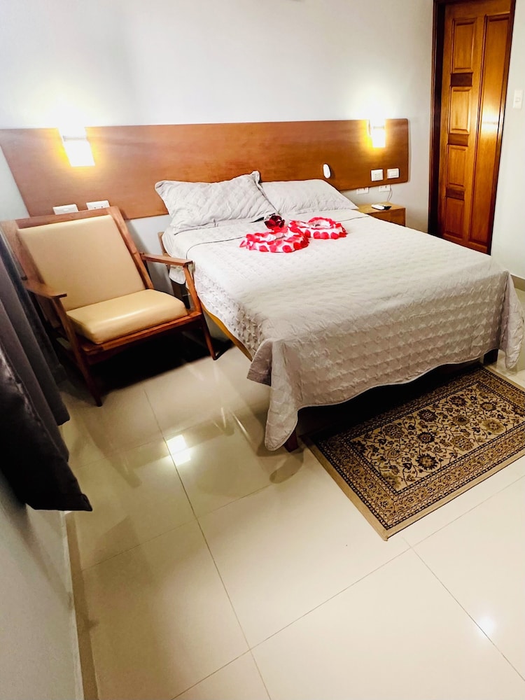 Family Room, 1 Bedroom photo 1