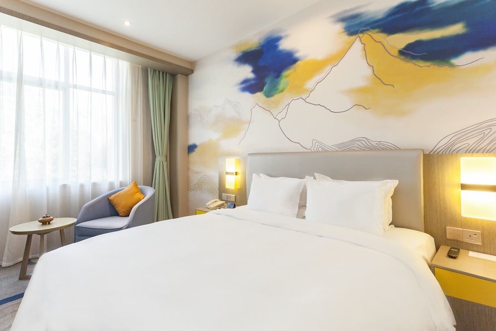 Suite, 1 King Bed (Additional Living Area)